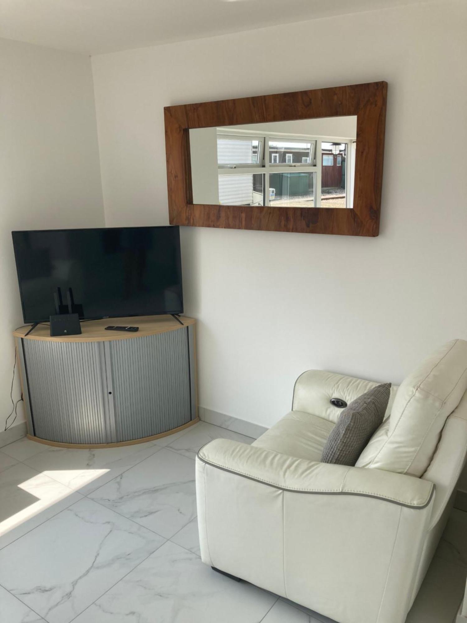 2 Bed Chalet Romney Sands Greatstone Εξωτερικό φωτογραφία